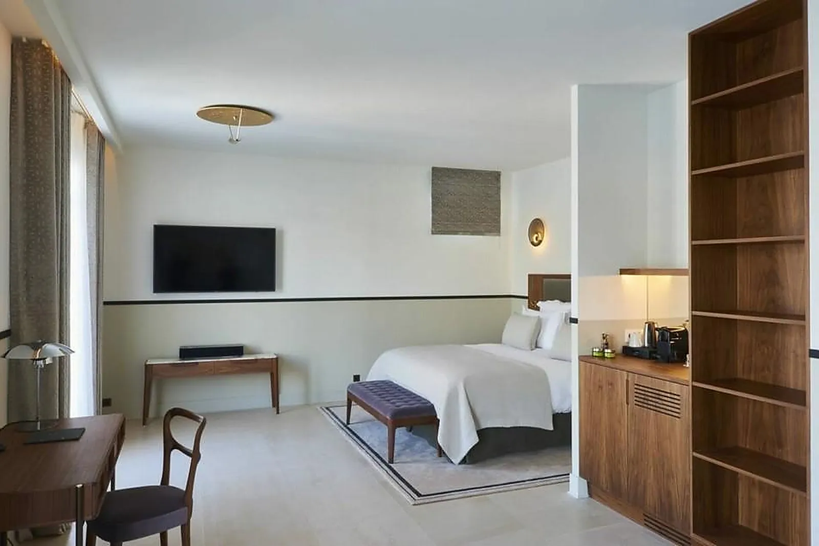 Lieux événementiels, LES ROCHES BLANCHES