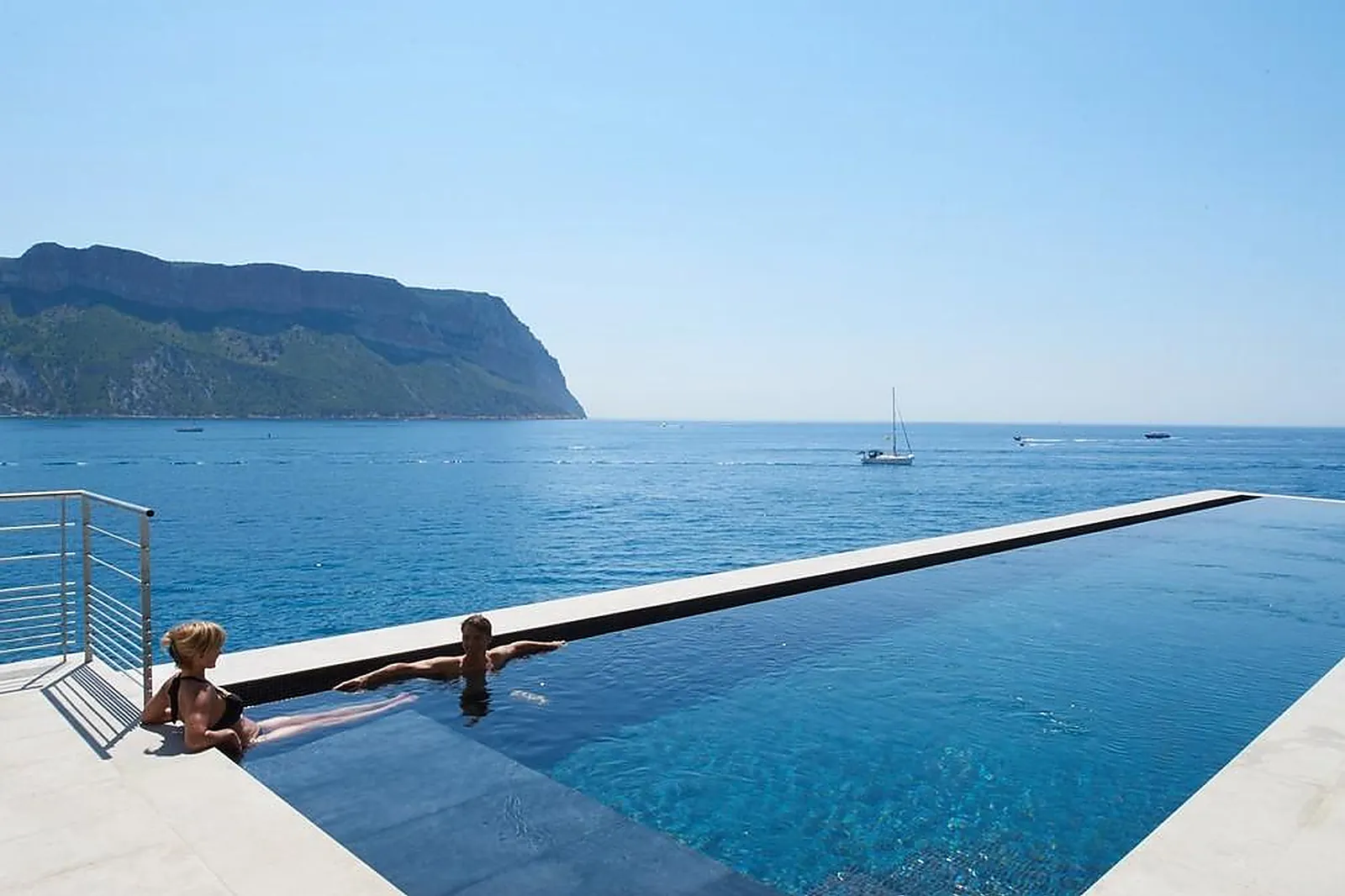 Lieux événementiels, LES ROCHES BLANCHES