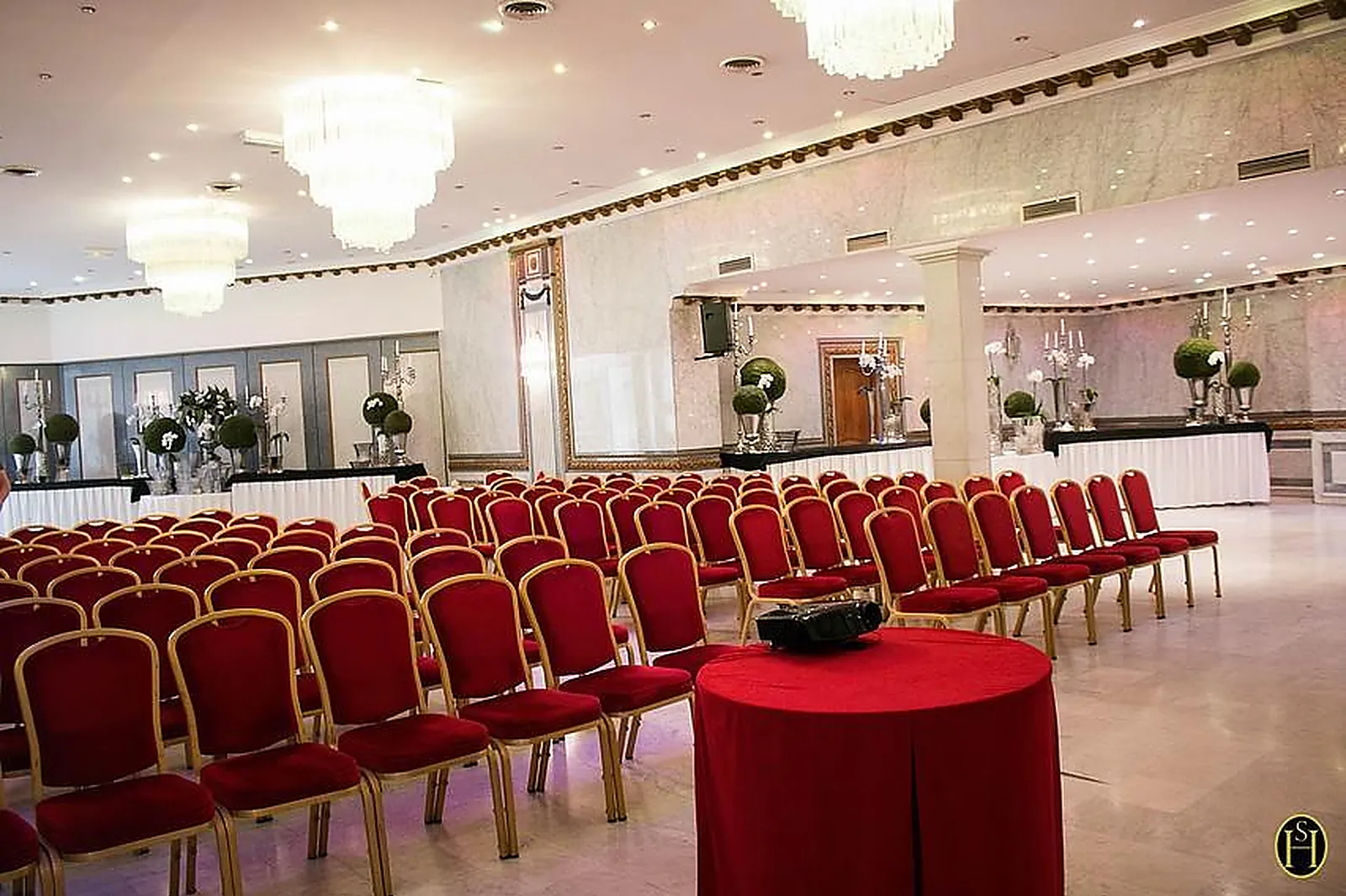 Lieux événementiels, LES SALONS HOCHE