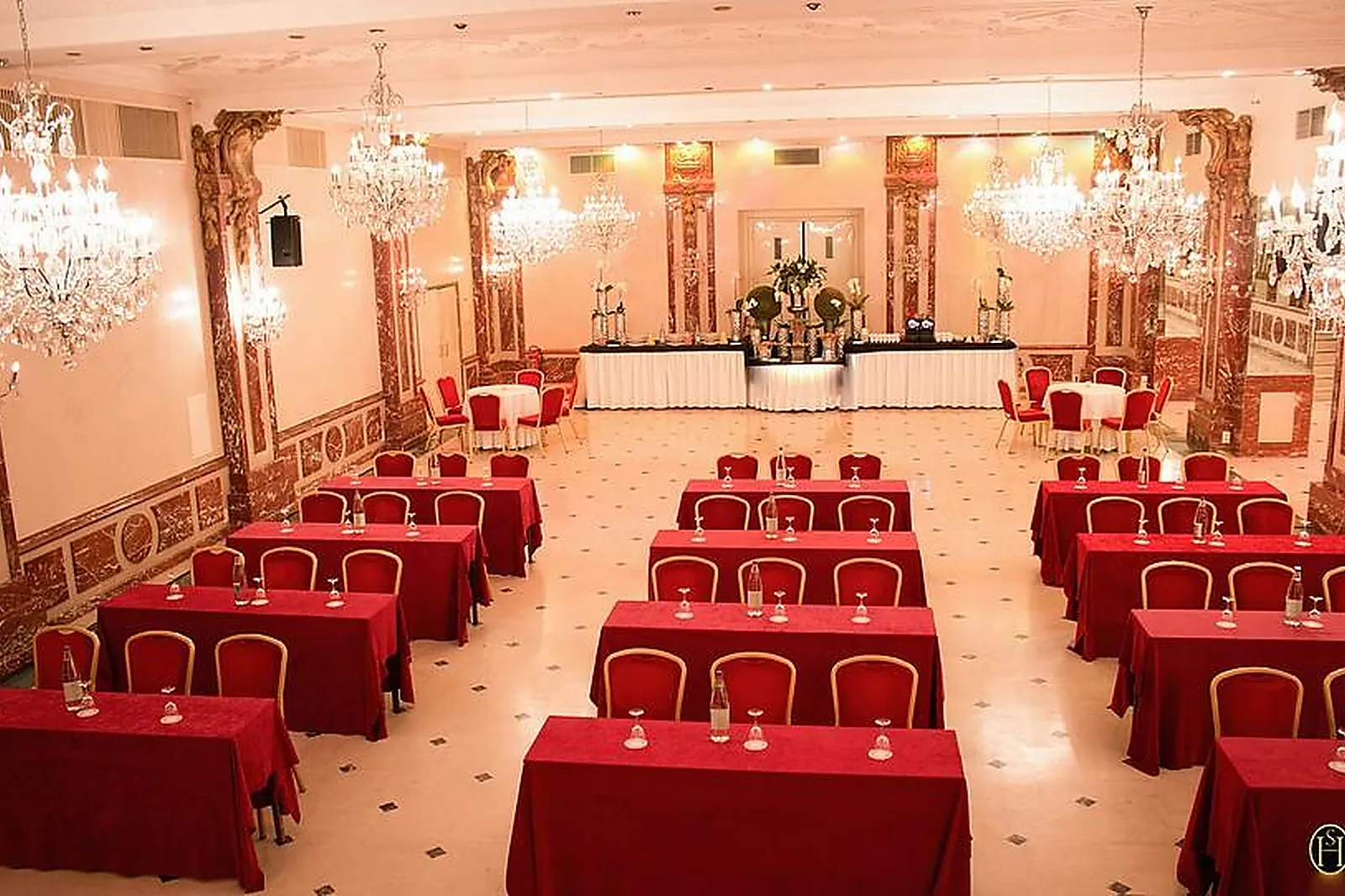 Lieux événementiels, LES SALONS HOCHE