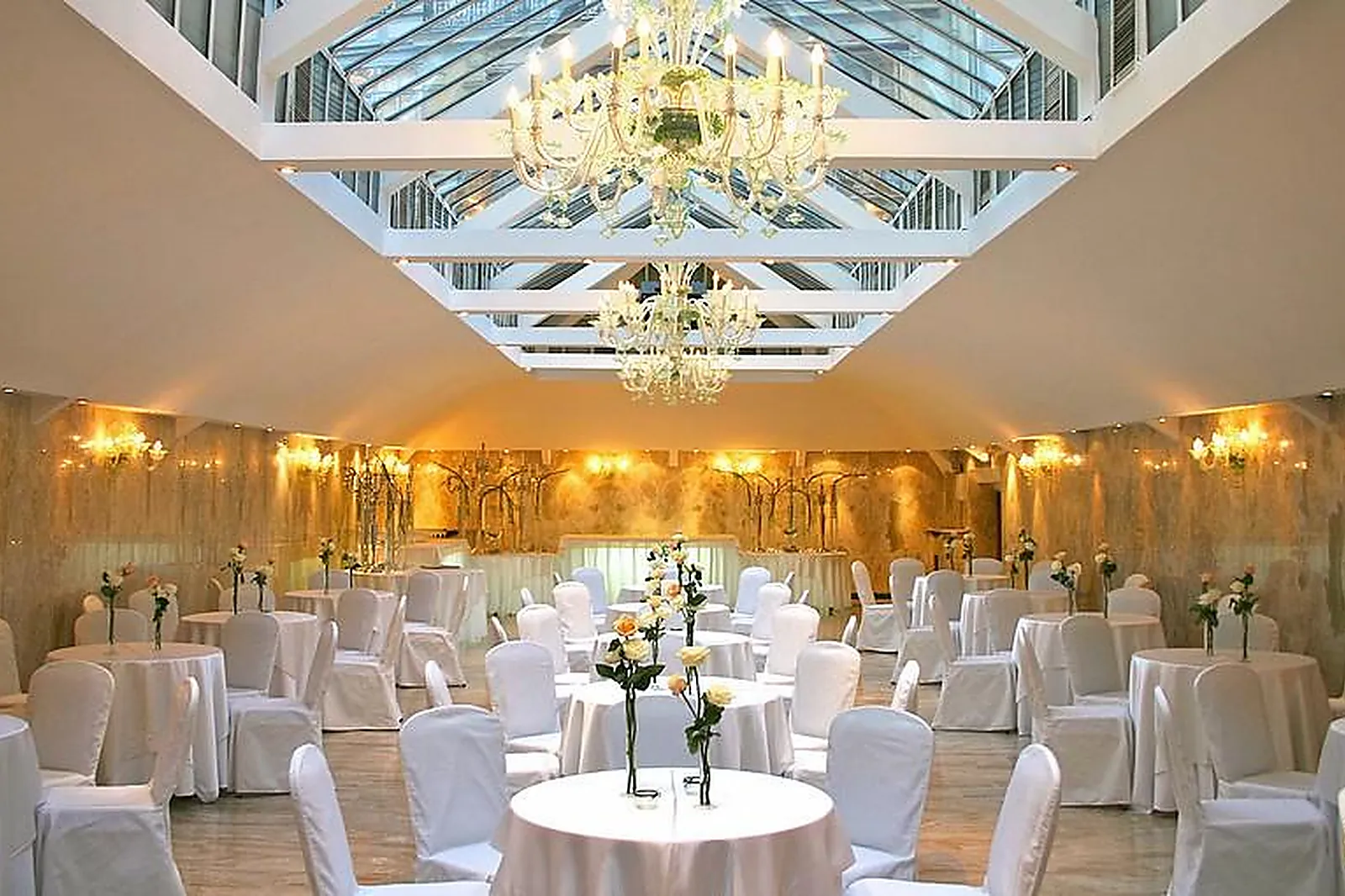 Lieux événementiels, LES SALONS HOCHE