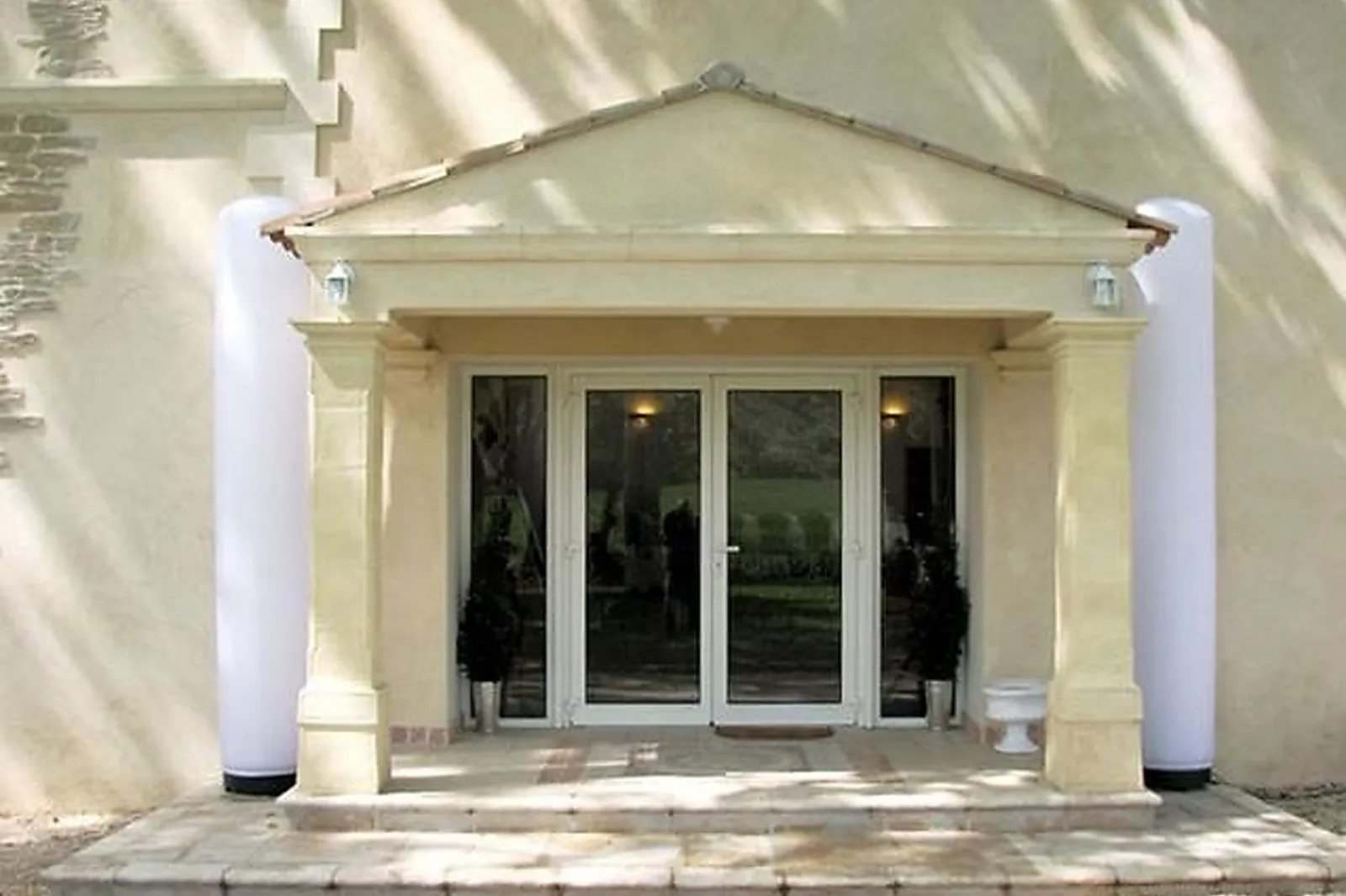 Lieux événementiels, LES SALONS DE VÉRO