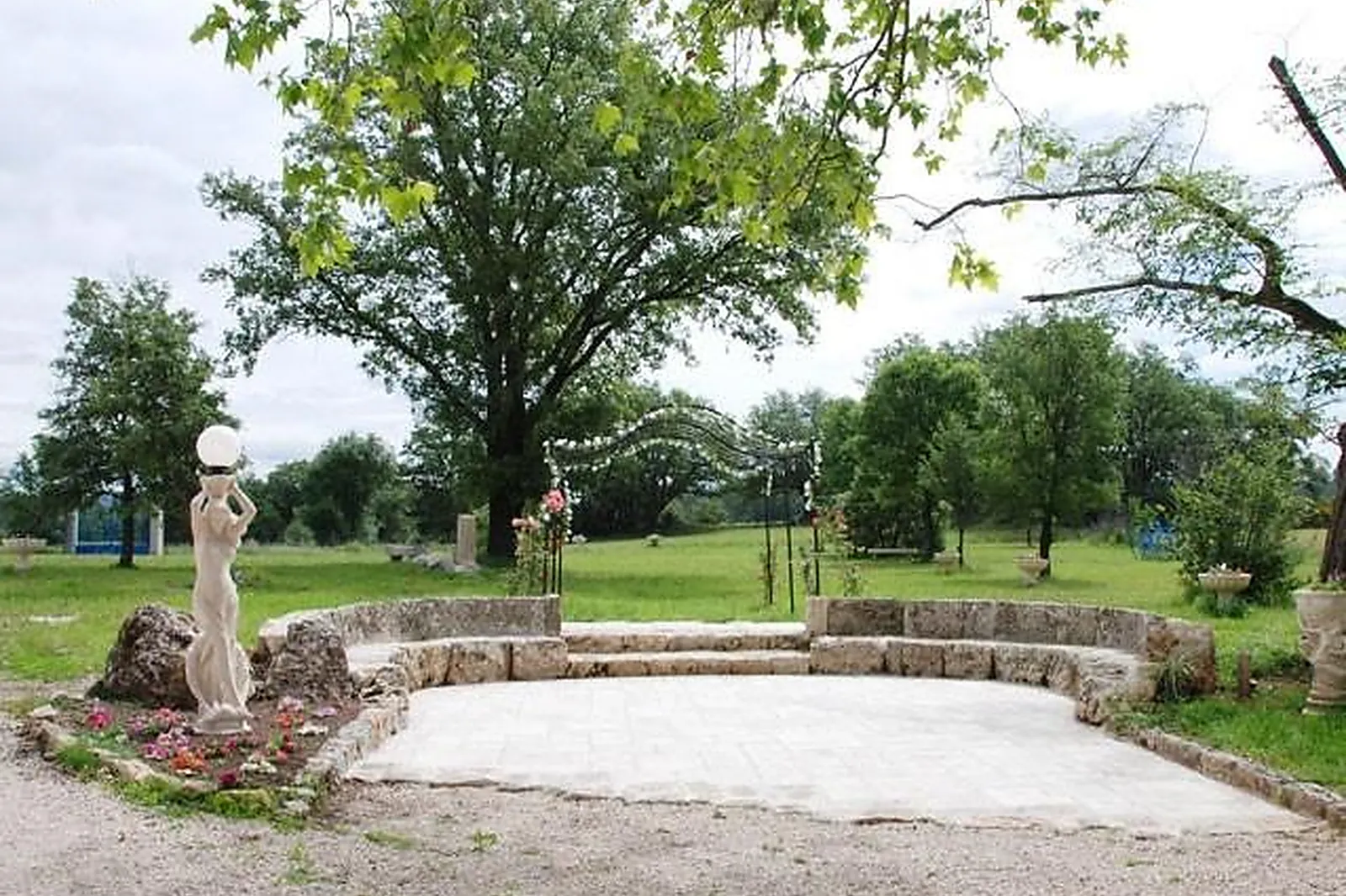 Lieux événementiels, LES SALONS DE VÉRO