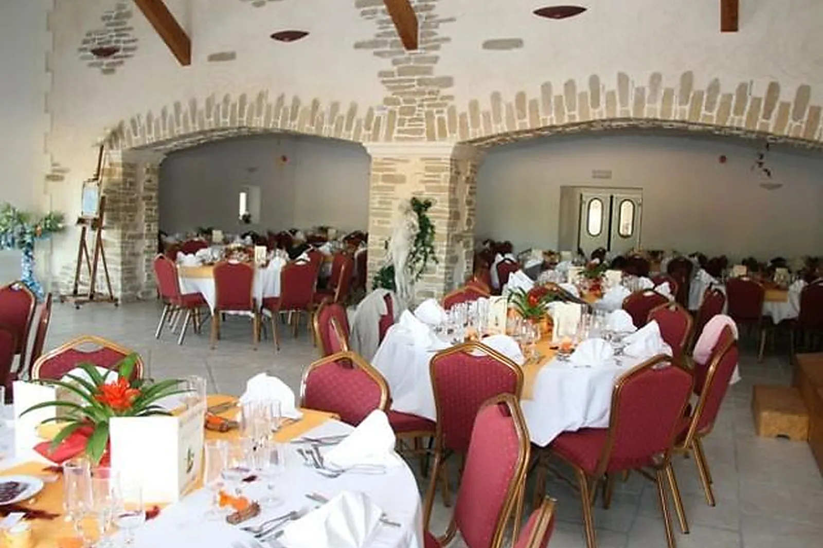 Lieux événementiels, LES SALONS DE VÉRO