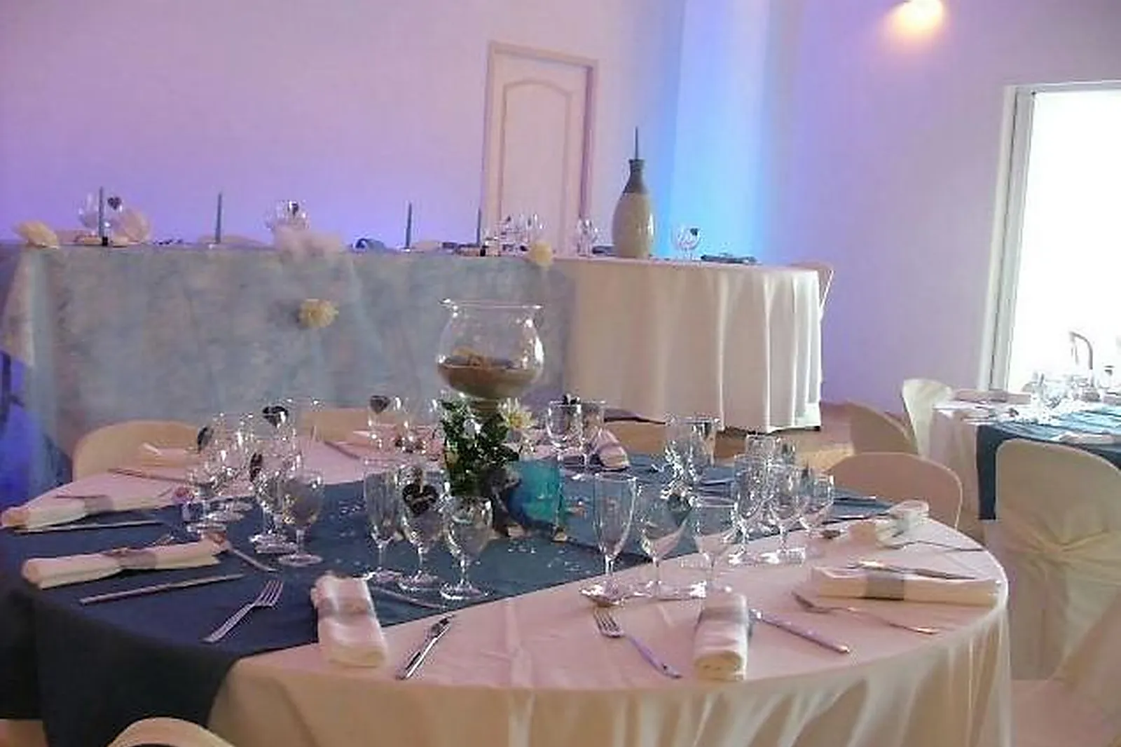 Lieux événementiels, LES SALONS DE VÉRO