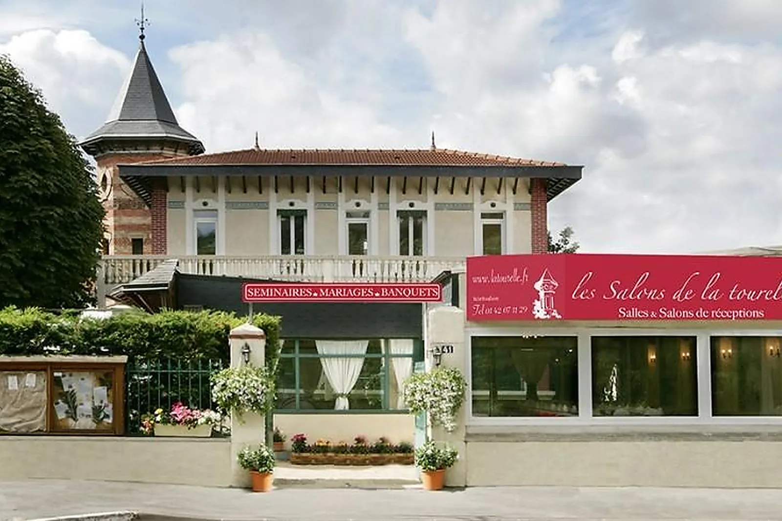 Lieux événementiels, LES SALONS DE LA TOURELLE