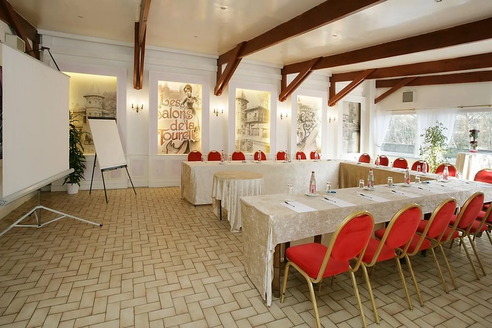 Lieux événementiels, LES SALONS DE LA TOURELLE