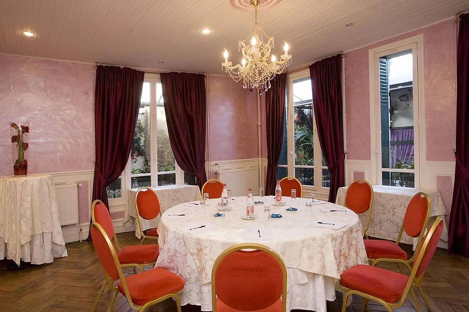 Lieux événementiels, LES SALONS DE LA TOURELLE