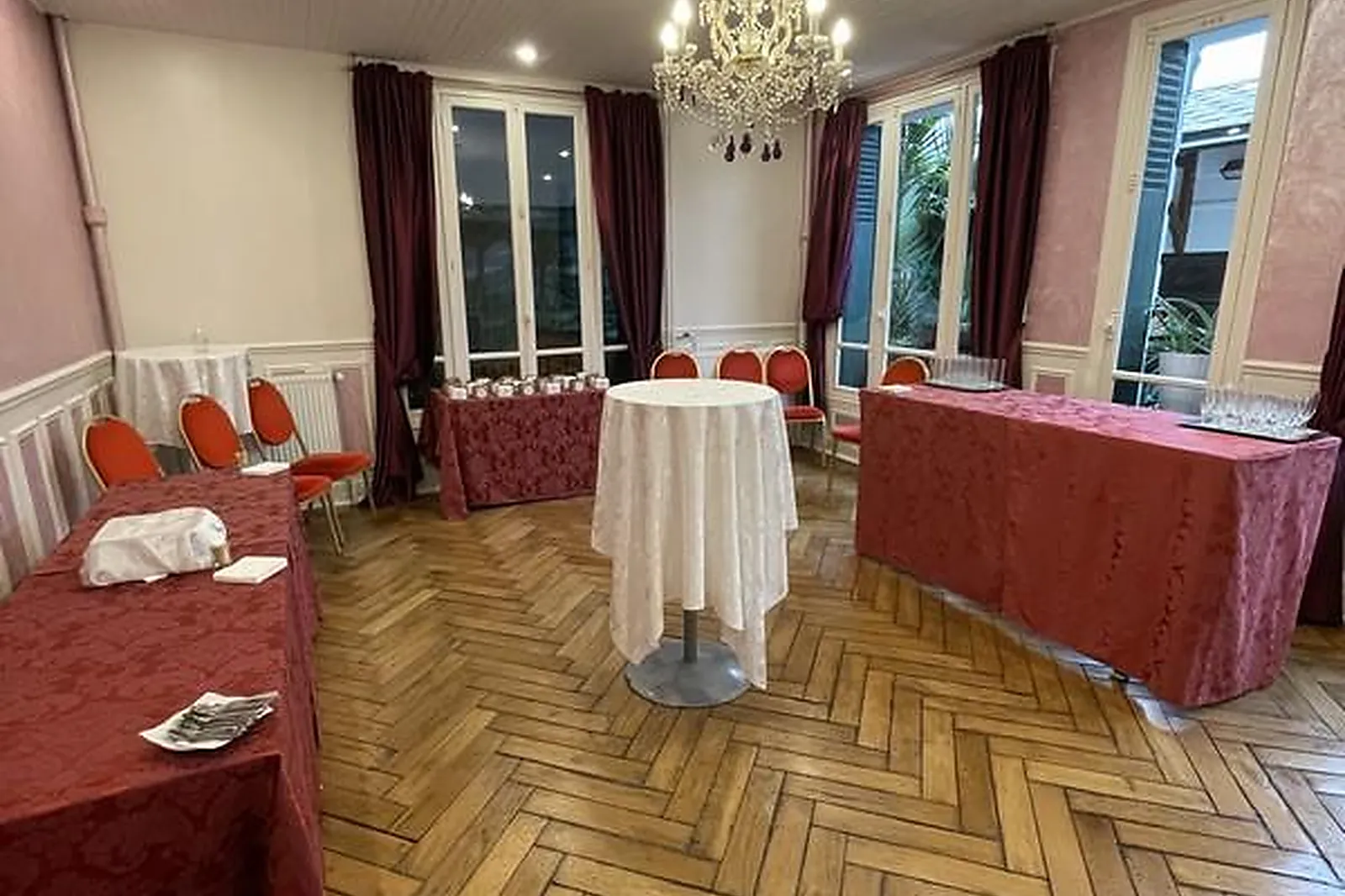 Lieux événementiels, LES SALONS DE LA TOURELLE