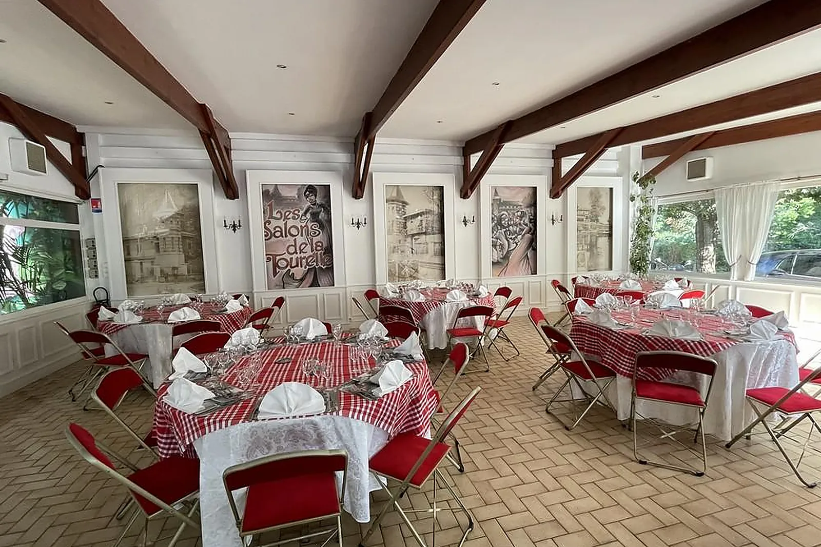 Lieux événementiels, LES SALONS DE LA TOURELLE