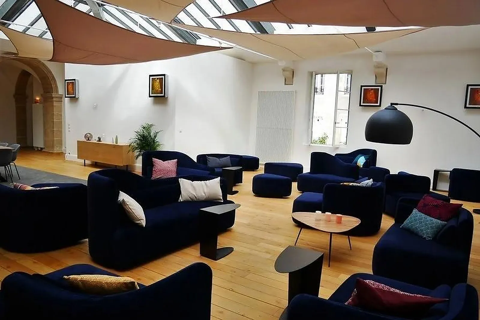 Lieux événementiels, LES SALONS DU CLOÎTRE