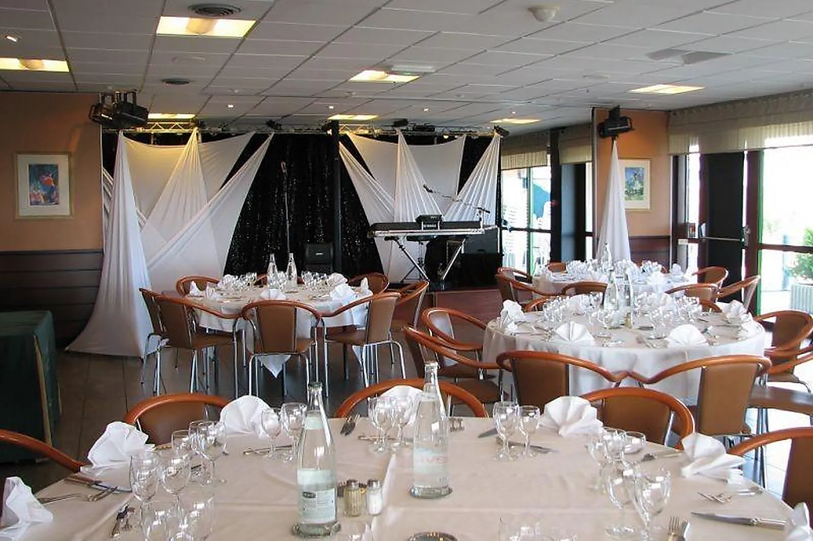 Lieux événementiels, LES SALONS DU GOLF