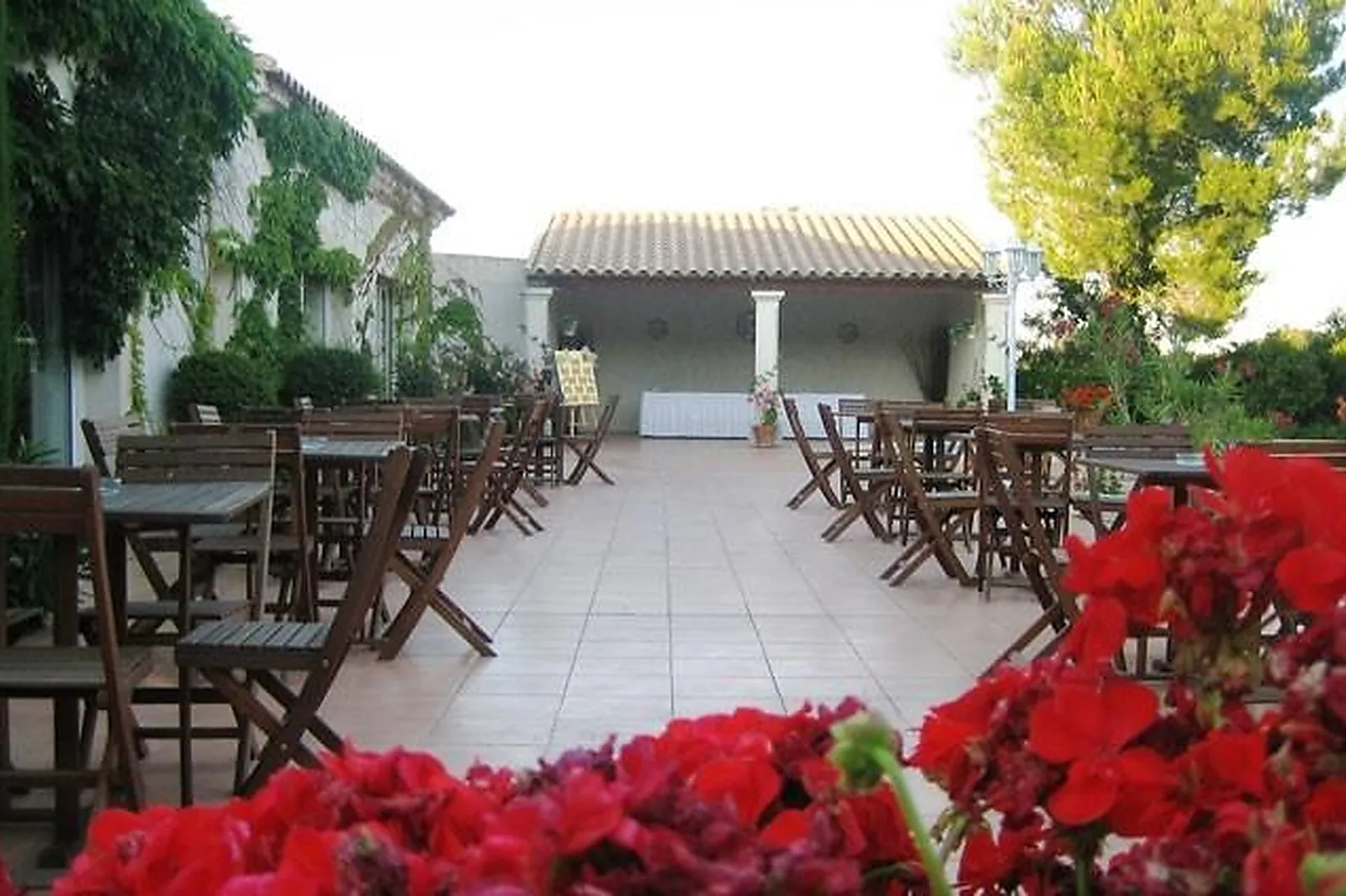 Lieux événementiels, LES SALONS DU MIRAPIER