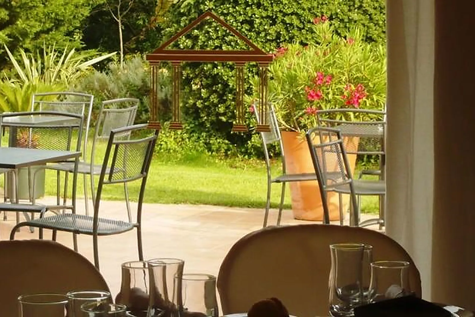 Lieux événementiels, LES SALONS DU MIRAPIER