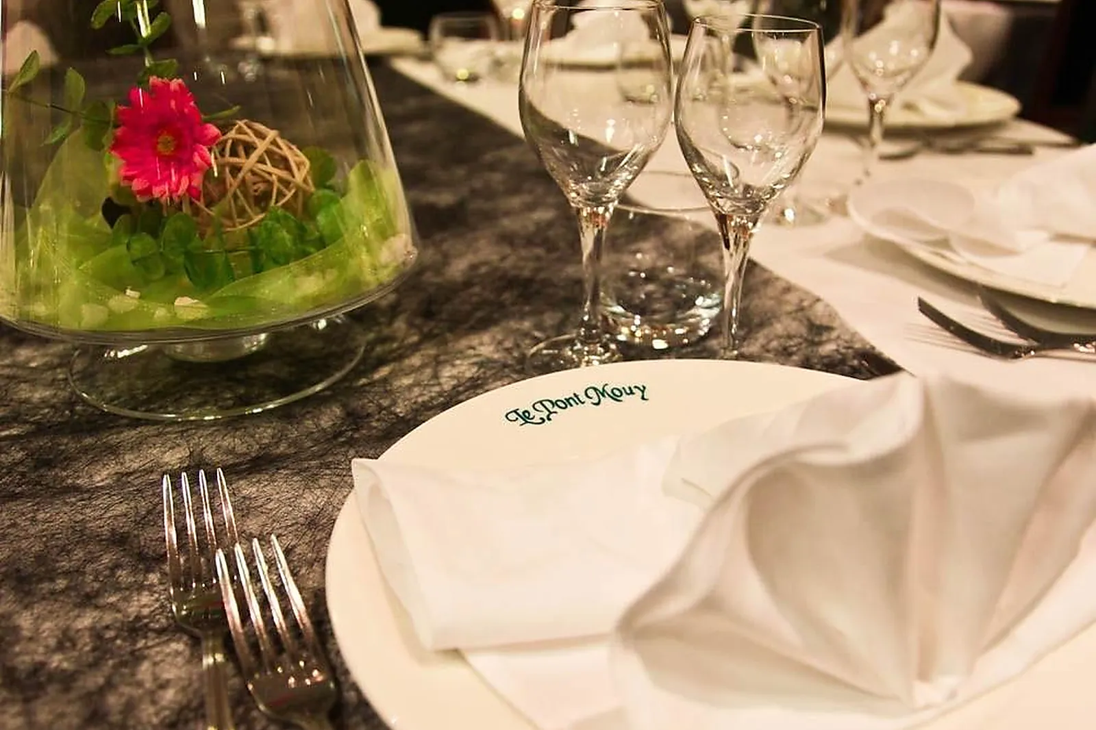 Lieux événementiels, LES SALONS DU PONT MOUY