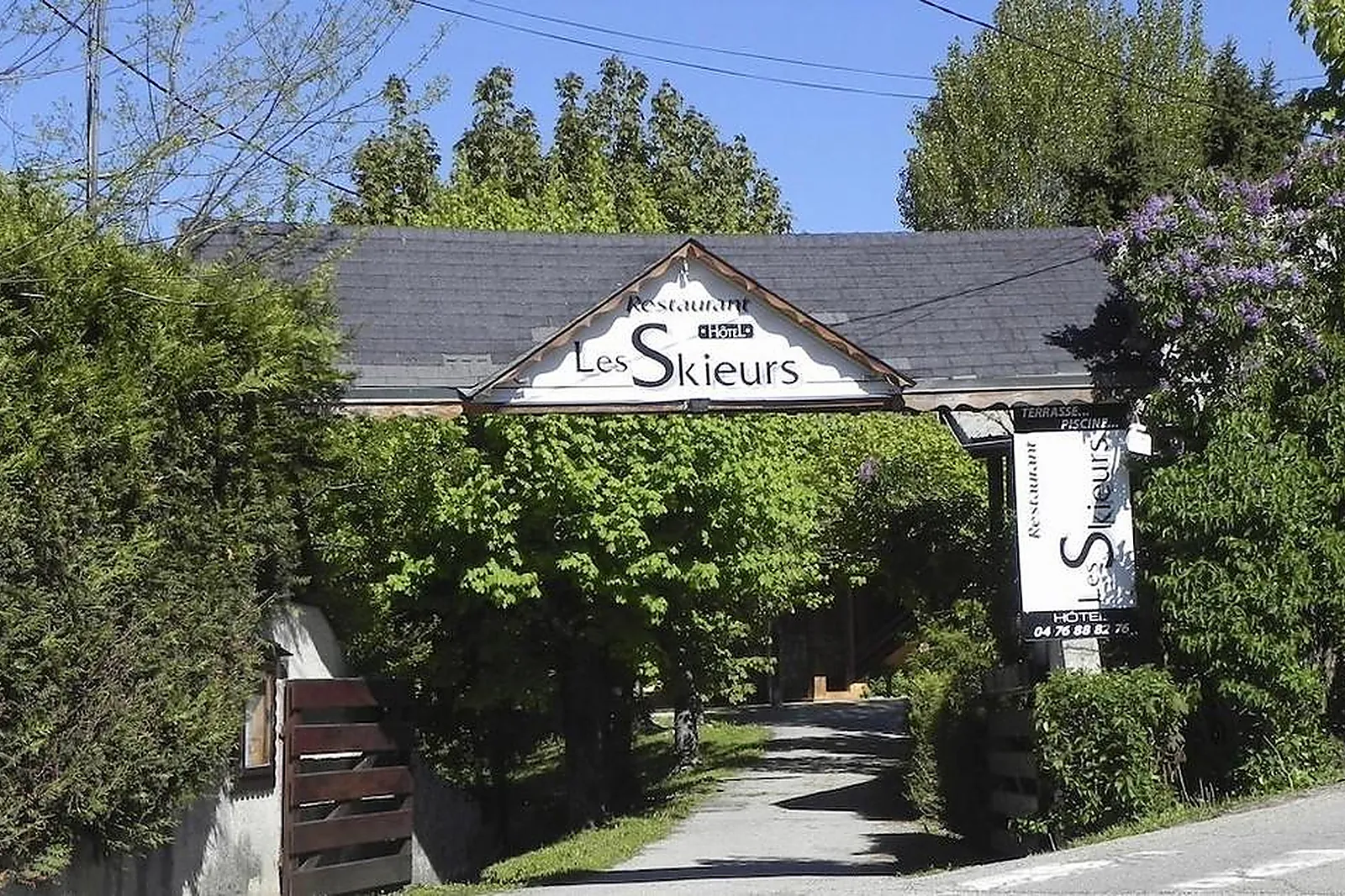 Lieux événementiels, LES SKIEURS