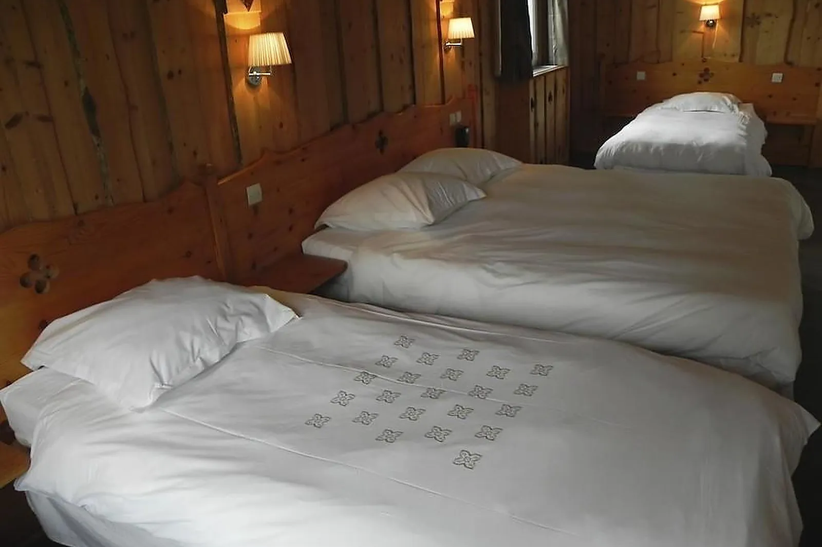 Lieux événementiels, LES SKIEURS