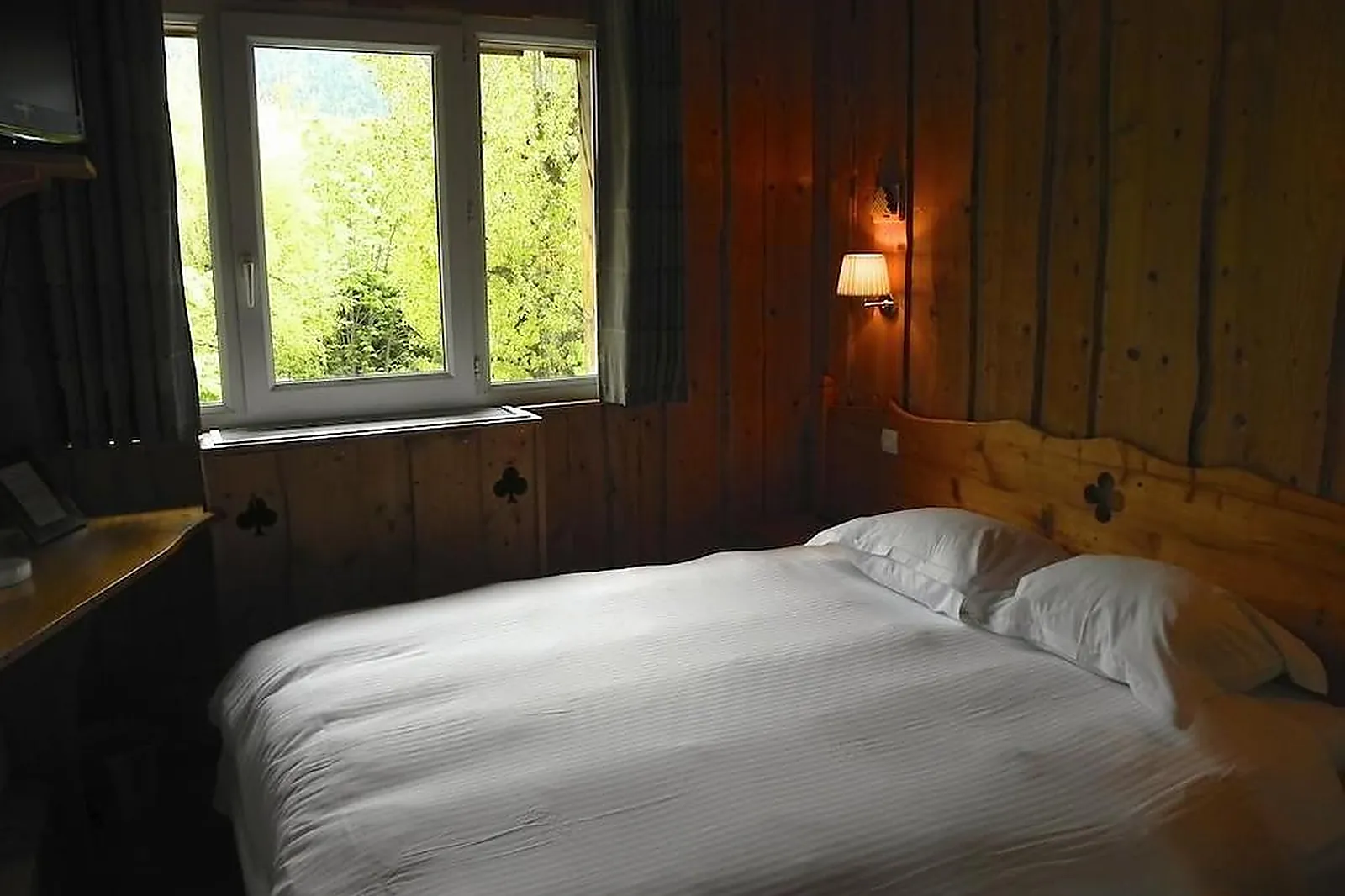 Lieux événementiels, LES SKIEURS