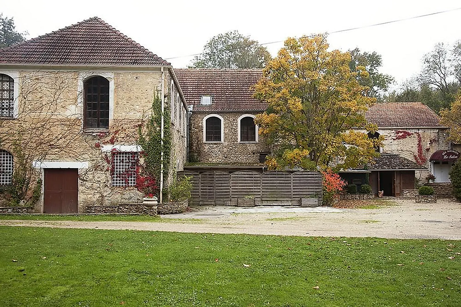 Lieux événementiels, LES SOURCES