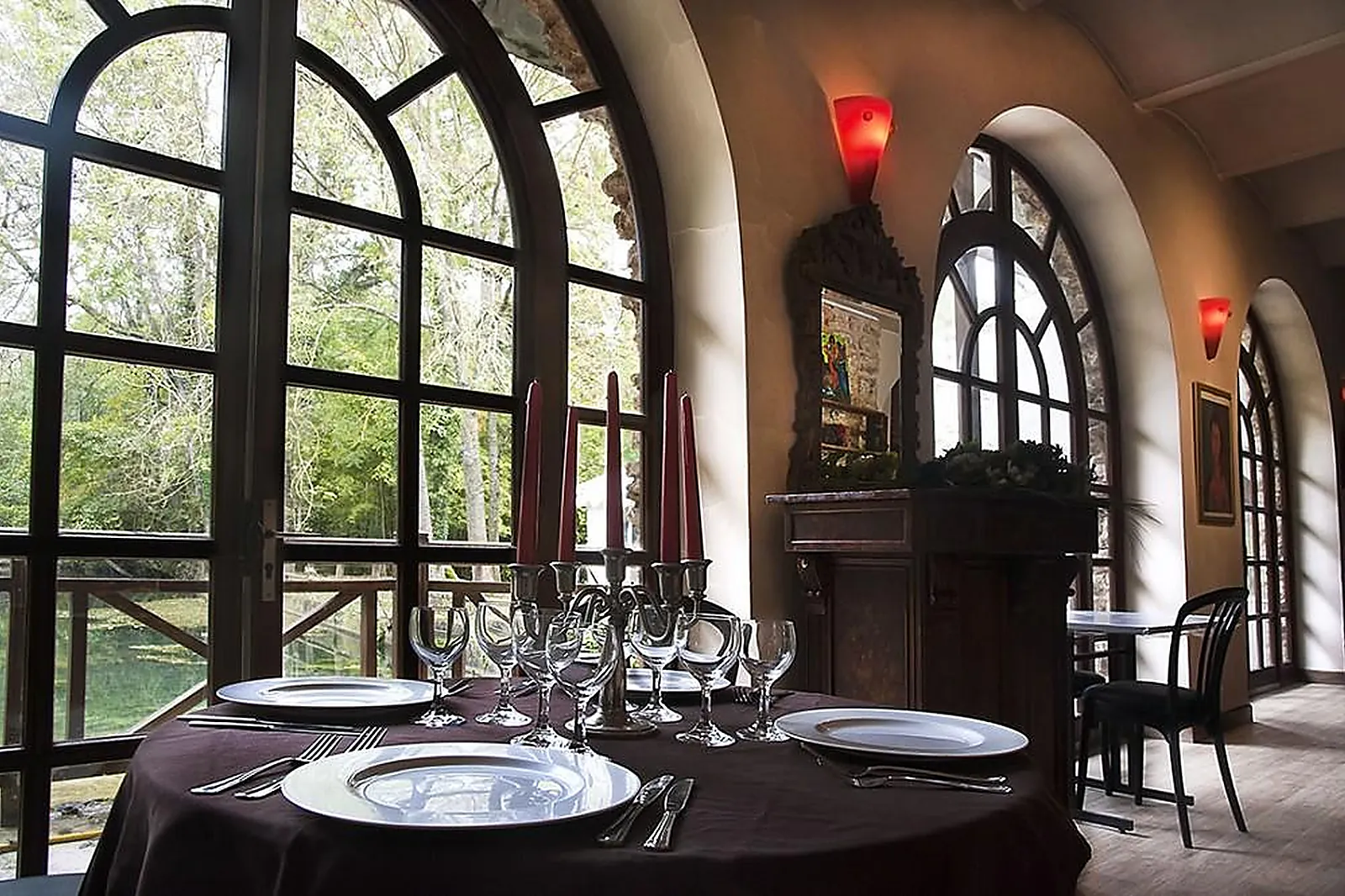 Lieux événementiels, LES SOURCES