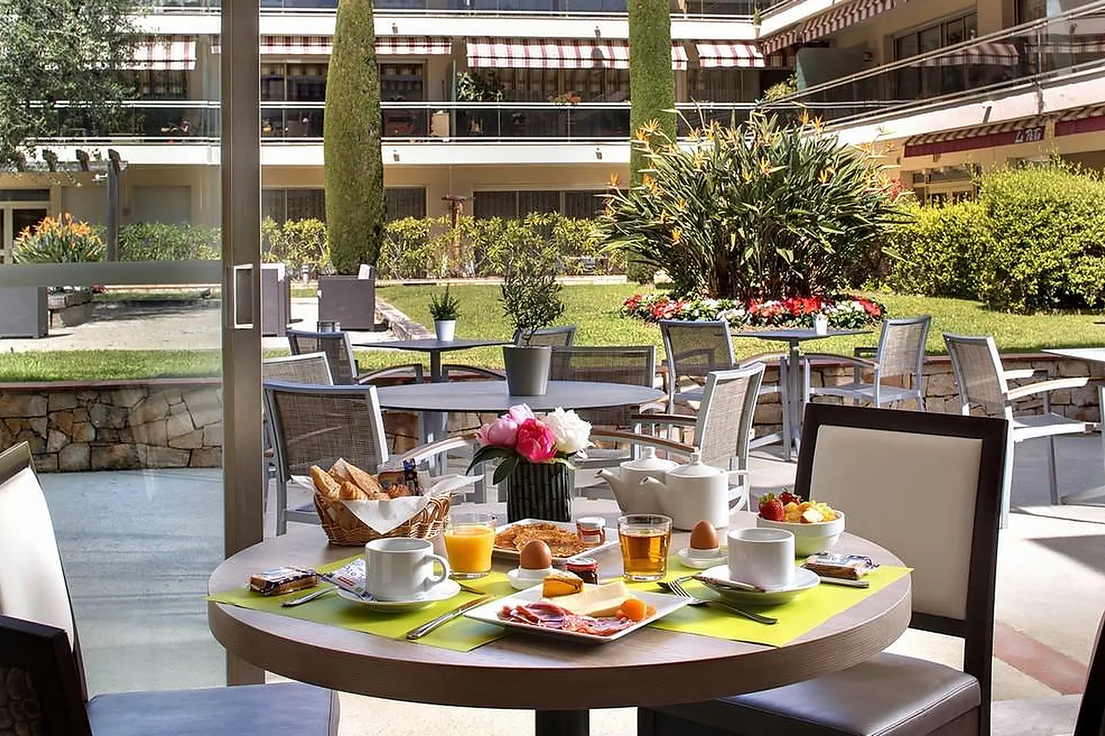 Lieux événementiels, LES STRELITZIAS