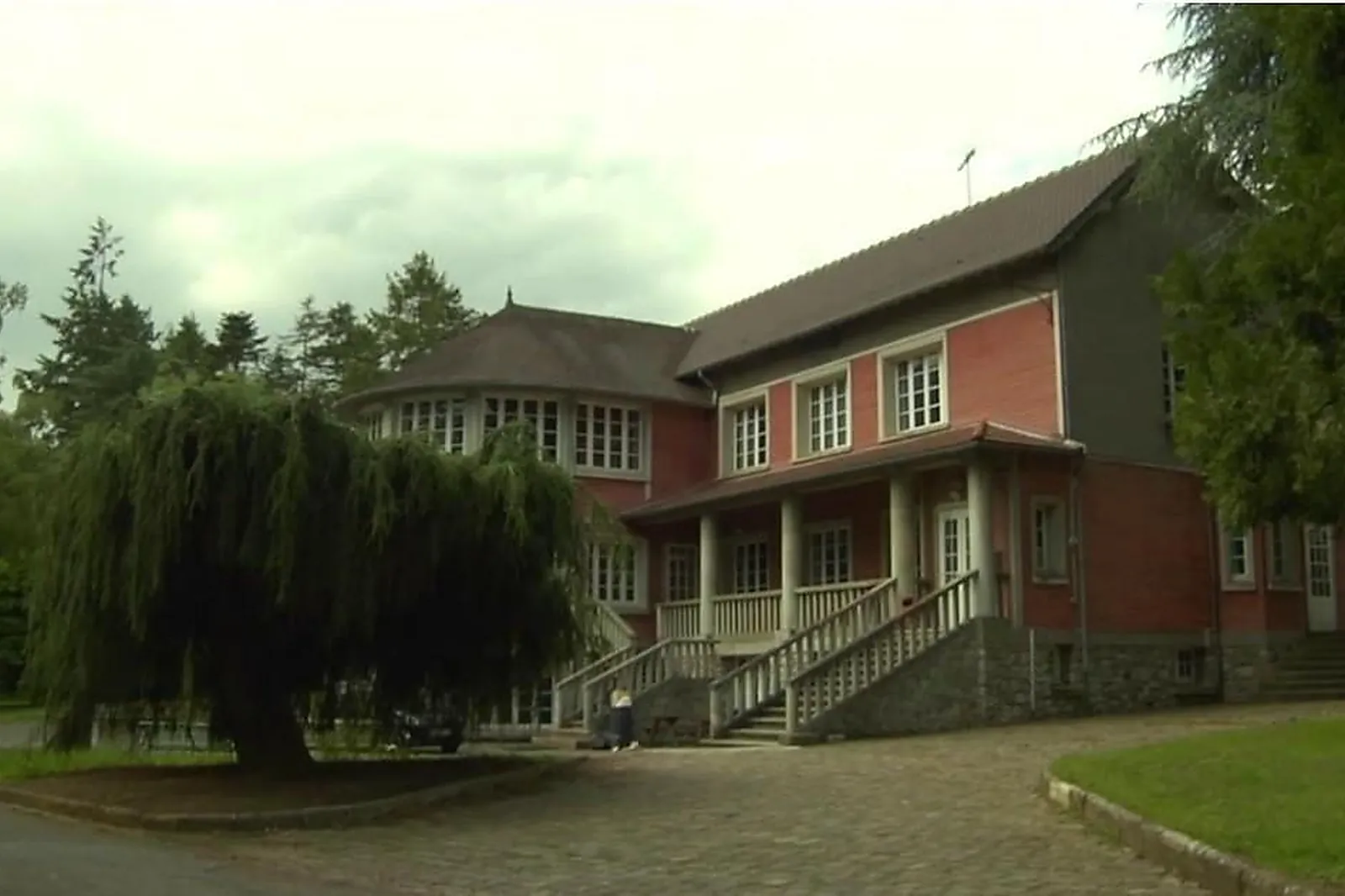 Lieux événementiels, LES TROIS DOMS