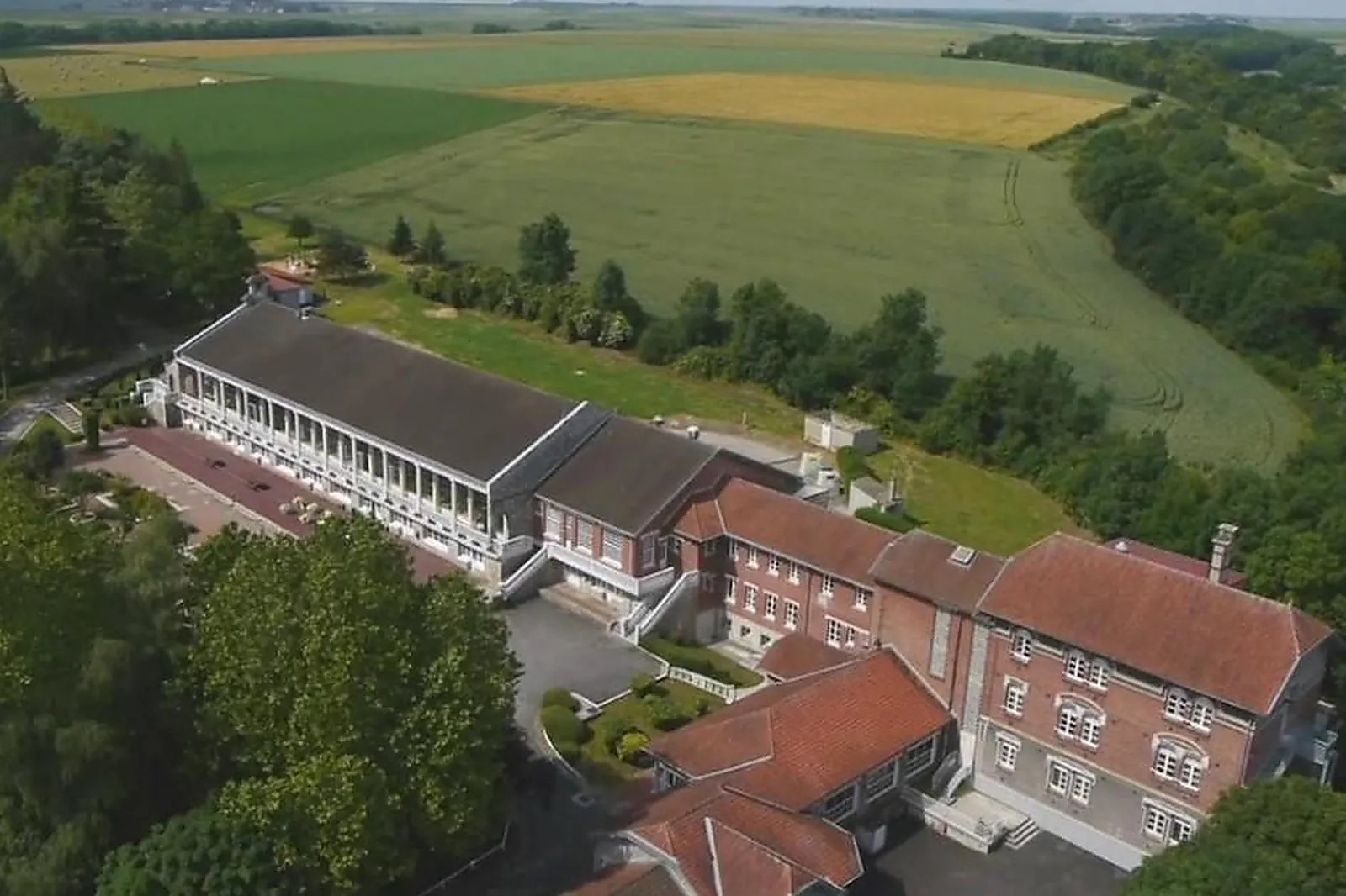 Lieux événementiels, LES TROIS DOMS