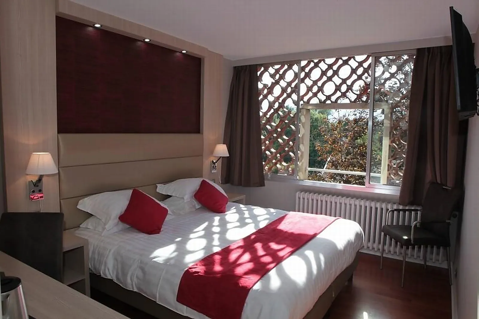 Lieux événementiels, LES TROIS ROSES