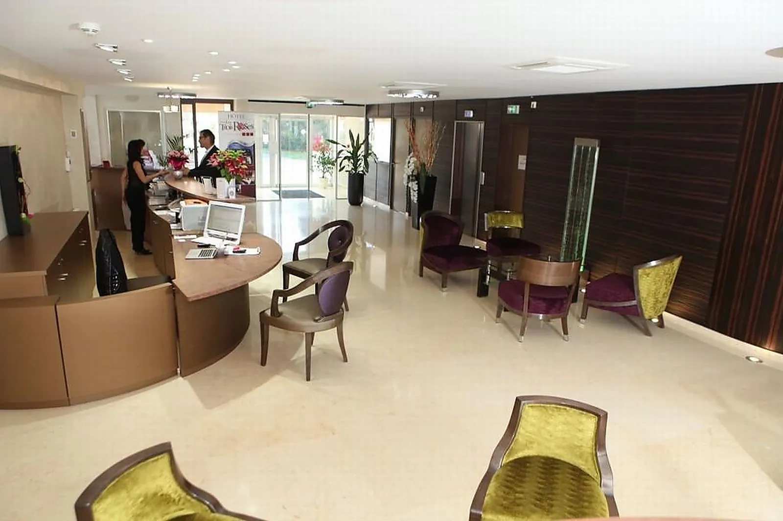 Lieux événementiels, LES TROIS ROSES