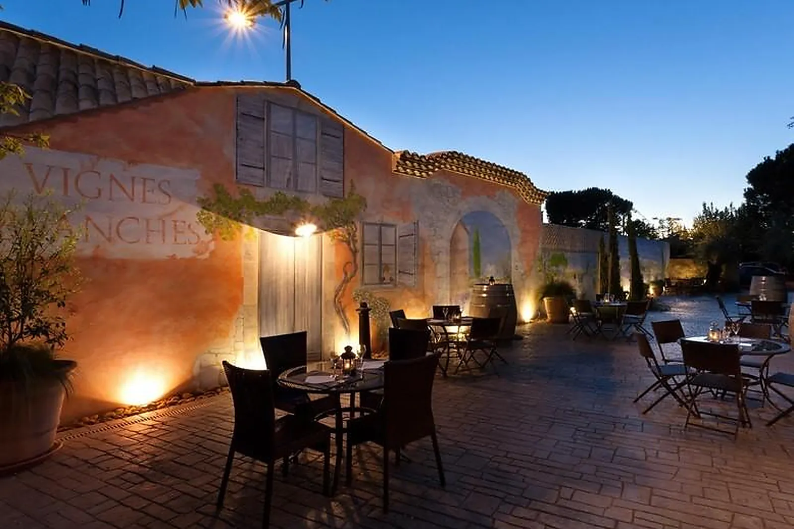 Lieux événementiels, LES VIGNES BLANCHES