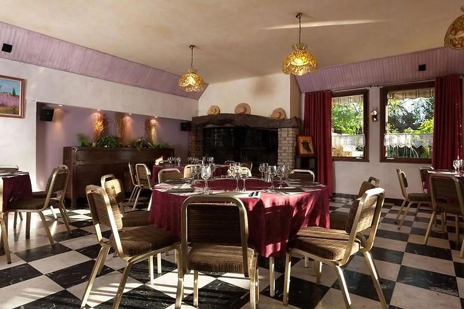 Lieux événementiels, LES VIGNES BLANCHES