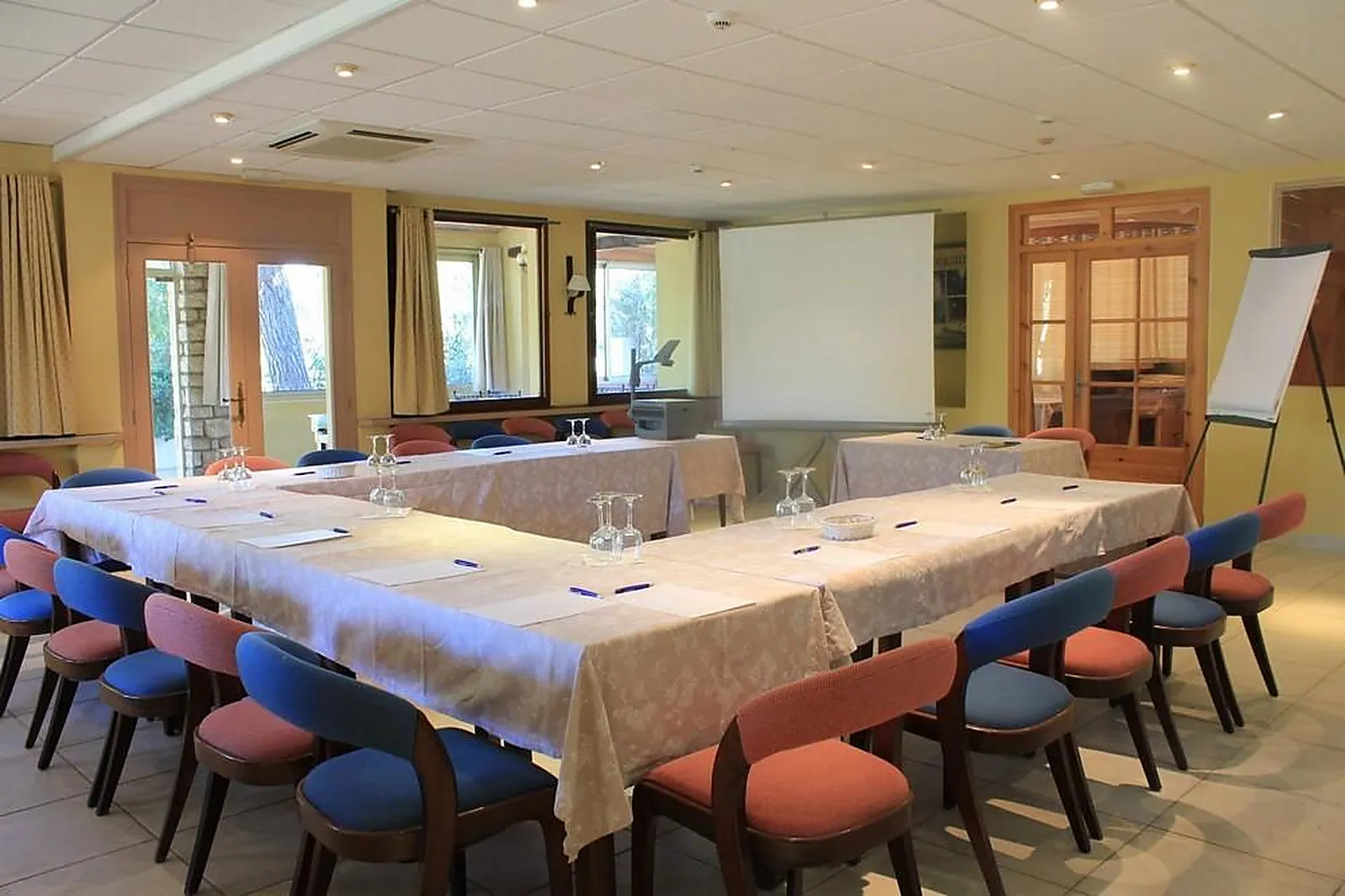 Lieux événementiels, LES VIGNES BLANCHES