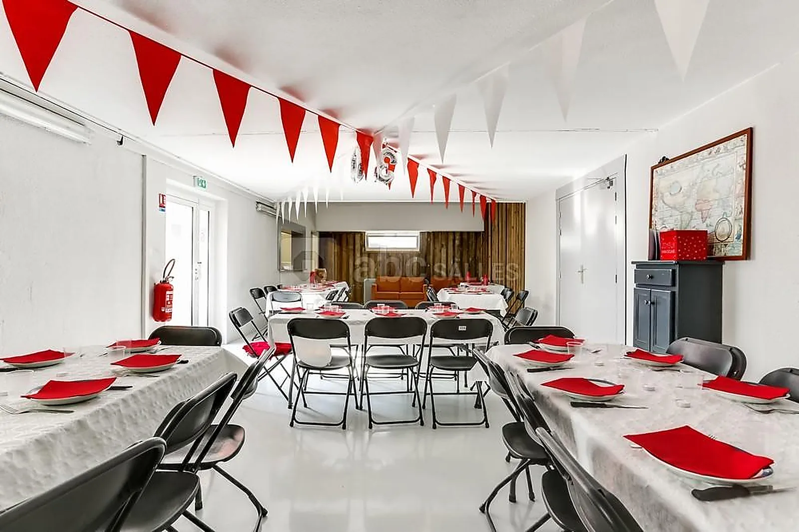 Lieux événementiels, LES VILLAGES SOUS LES PINS