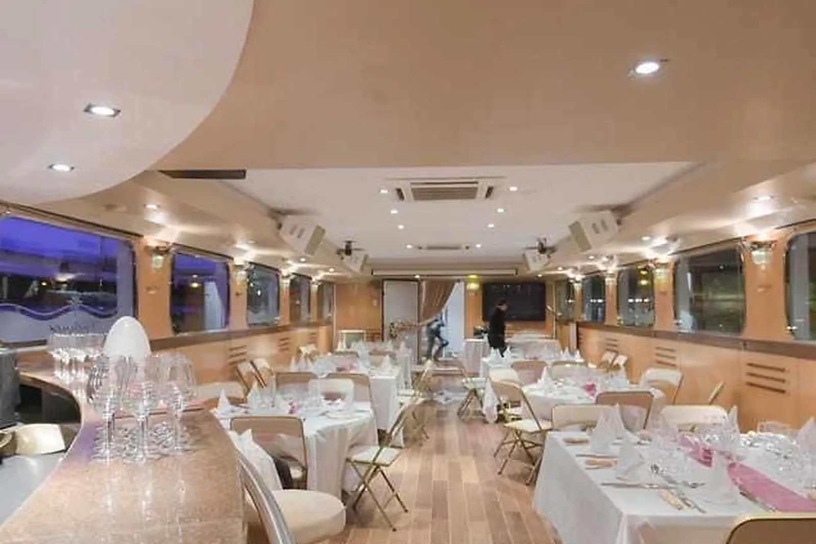 Lieux événementiels, LES YACHTS DE LYON