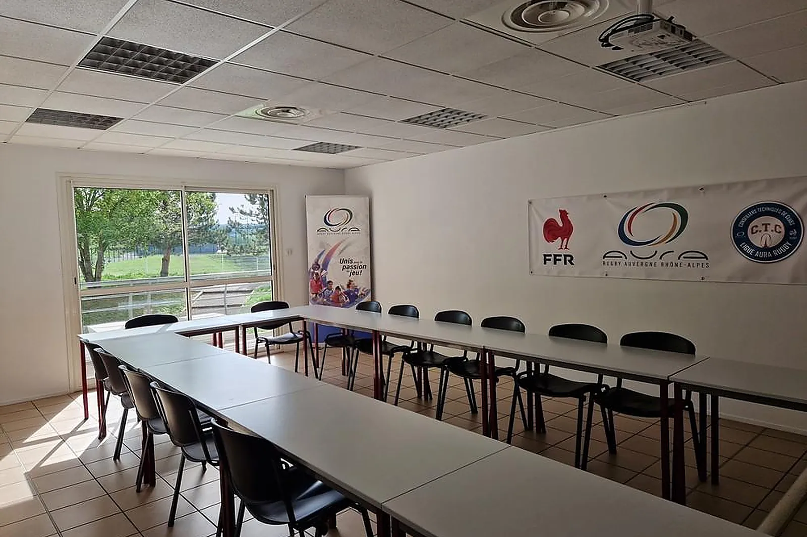 Lieux événementiels, LIGUE AURA RUGBY CHAPONNAY