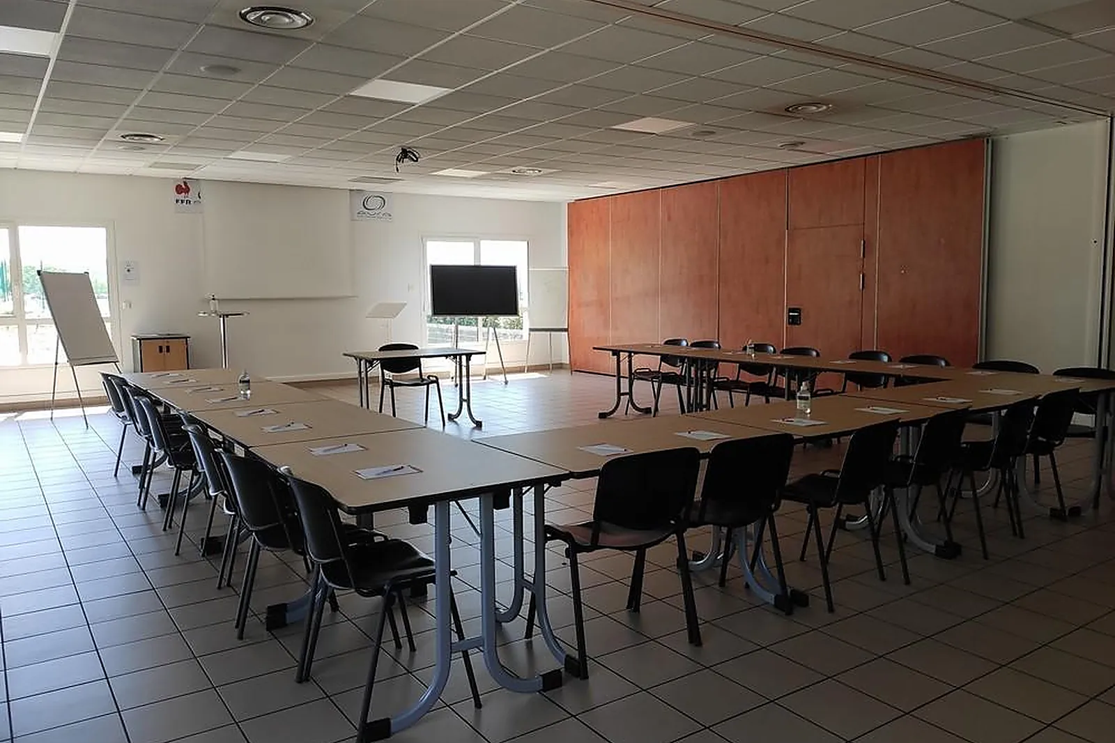 Lieux événementiels, LIGUE AURA RUGBY CHAPONNAY