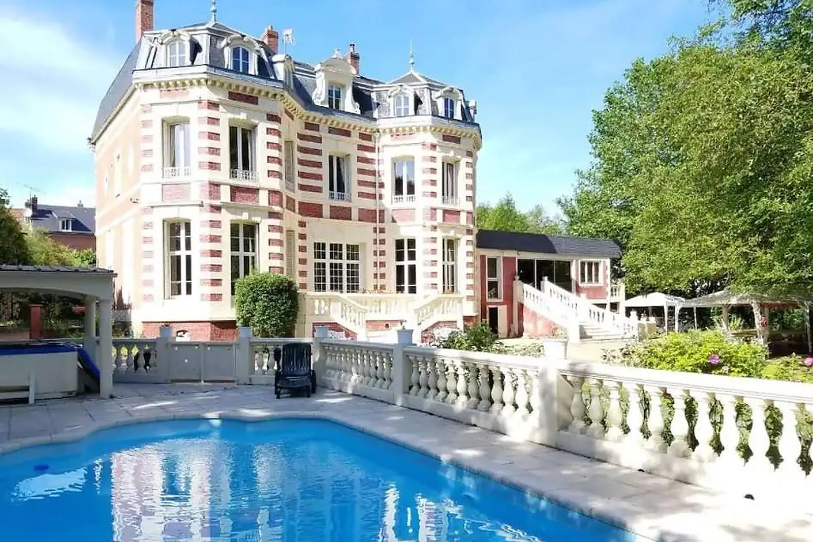 Lieux événementiels, LITTLE ART CASTLE