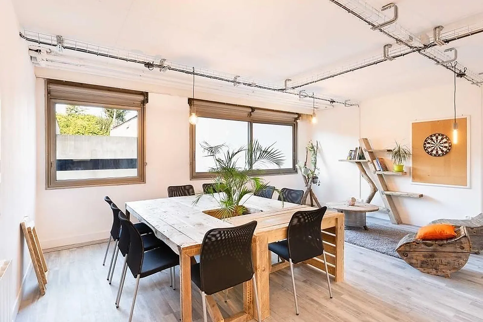 Lieux événementiels, LOCOW