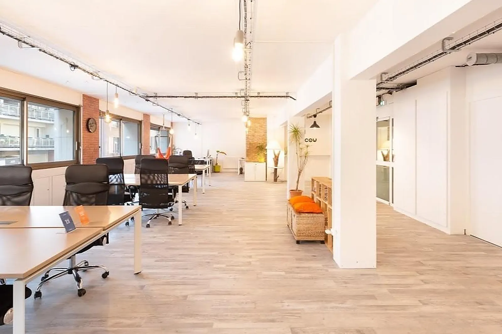 Lieux événementiels, LOCOW