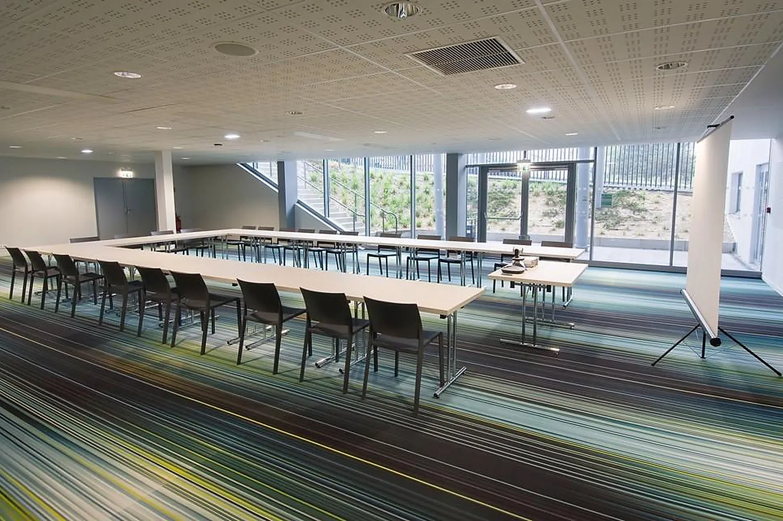 Lieux événementiels, LODGE IN PARIS