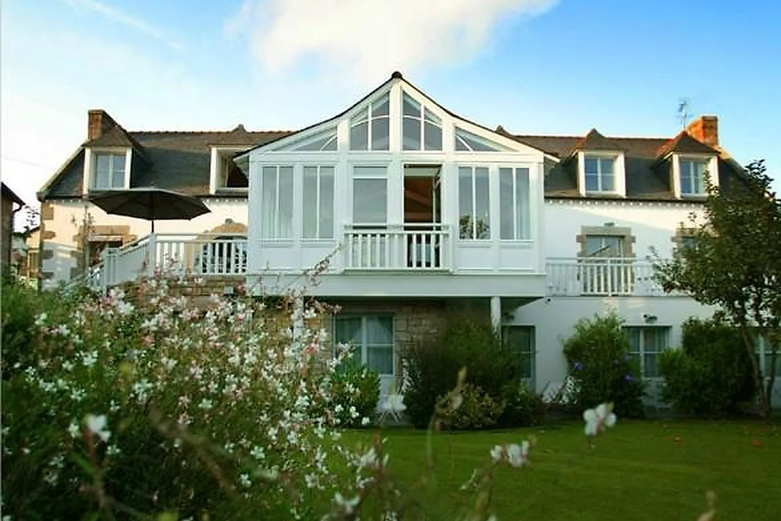 Lieux événementiels, LODGE KERISPER