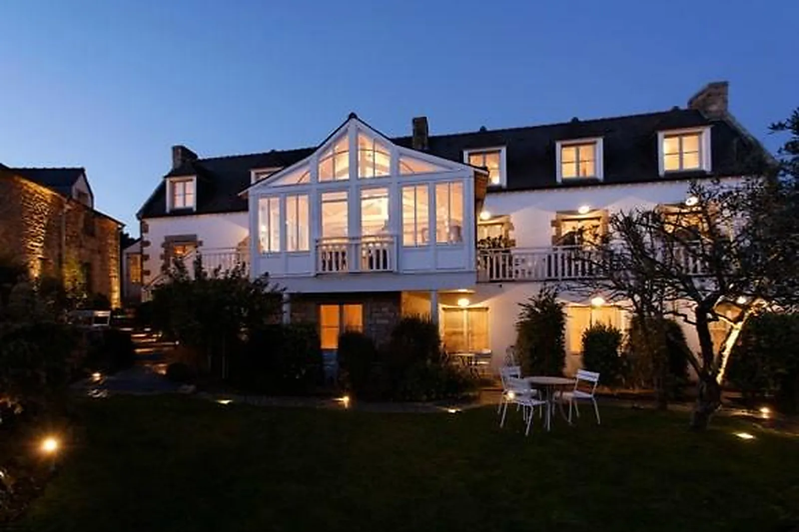 Lieux événementiels, LODGE KERISPER