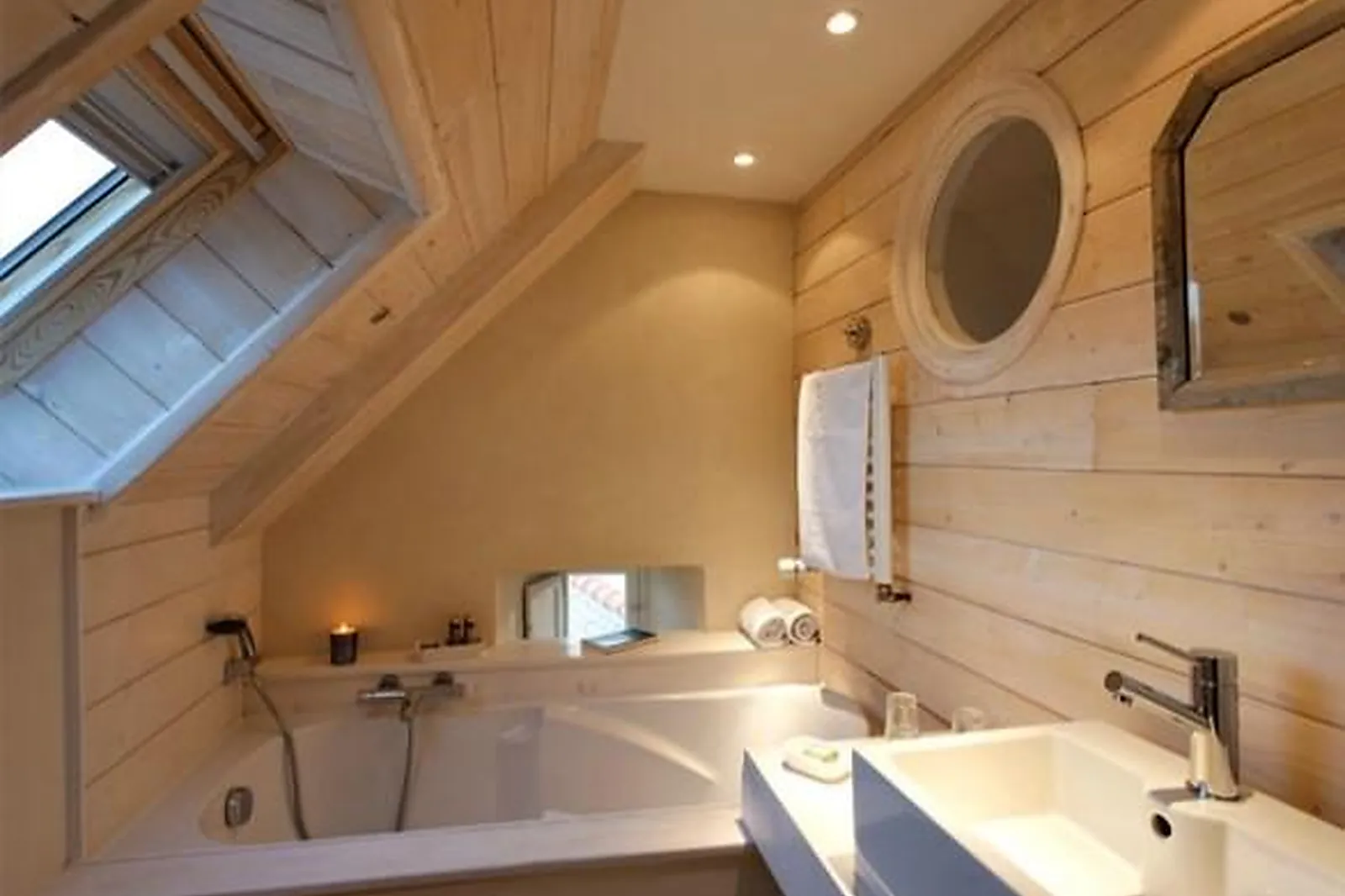 Lieux événementiels, LODGE KERISPER