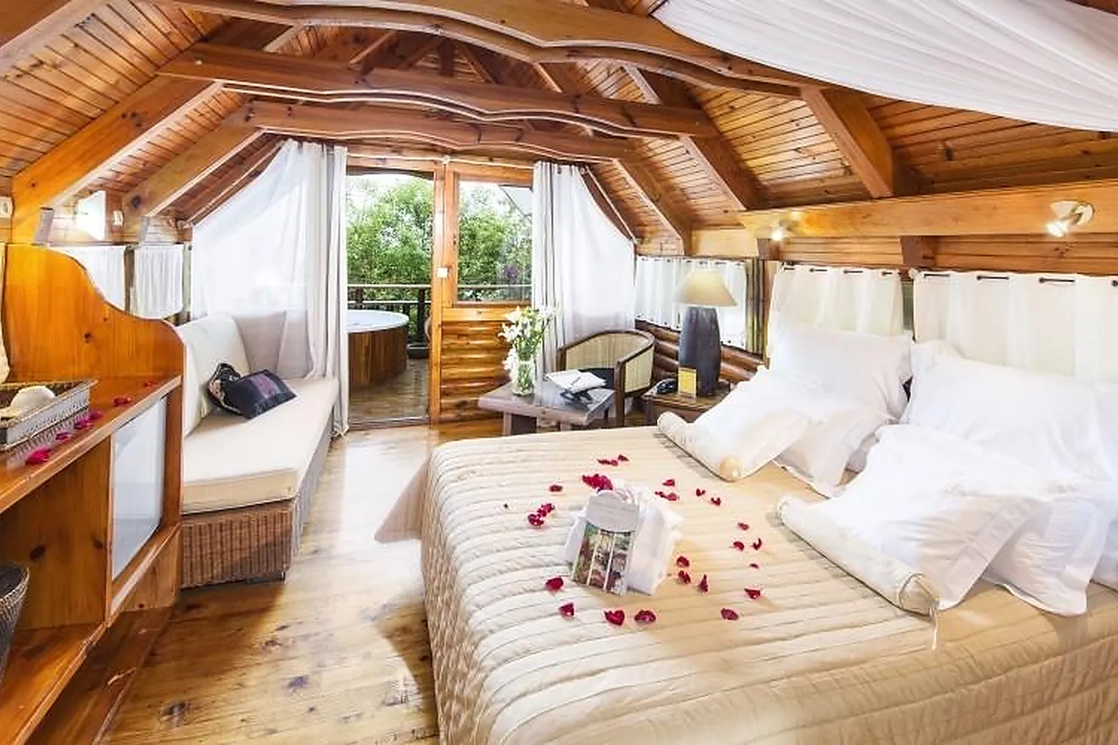 Lieux événementiels, LODGE ROCHE TAMARIN ET SPA VILLAGE NATURE