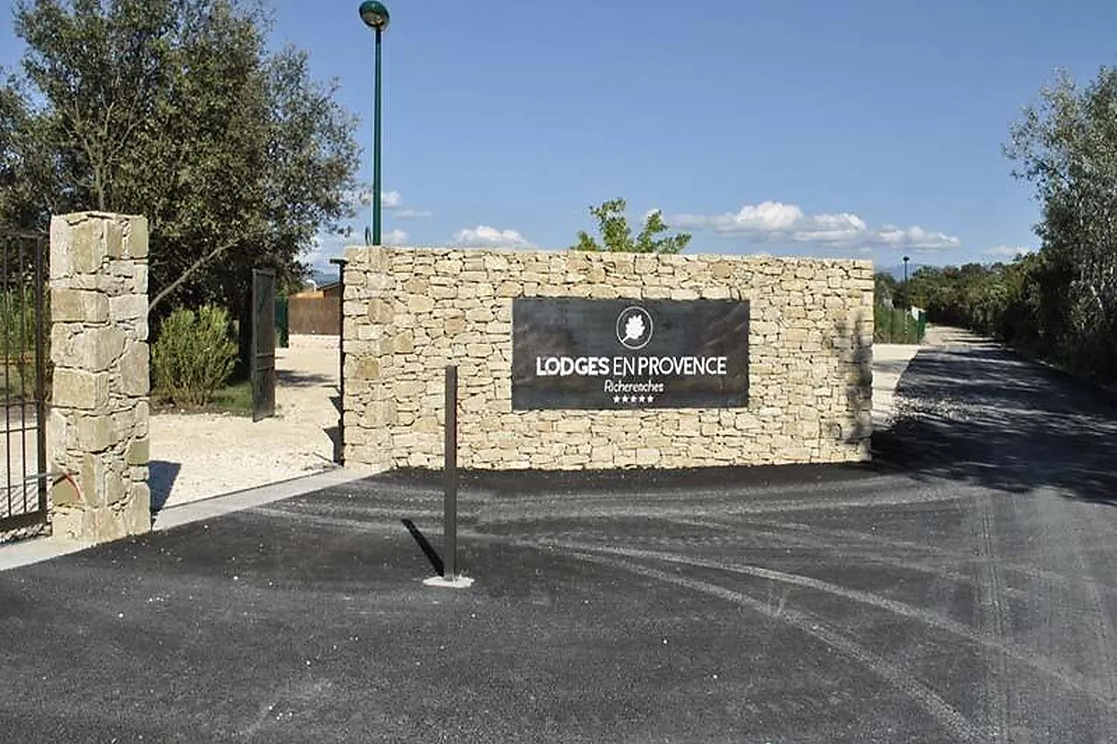 Lieux événementiels, LODGES EN PROVENCE & SPA