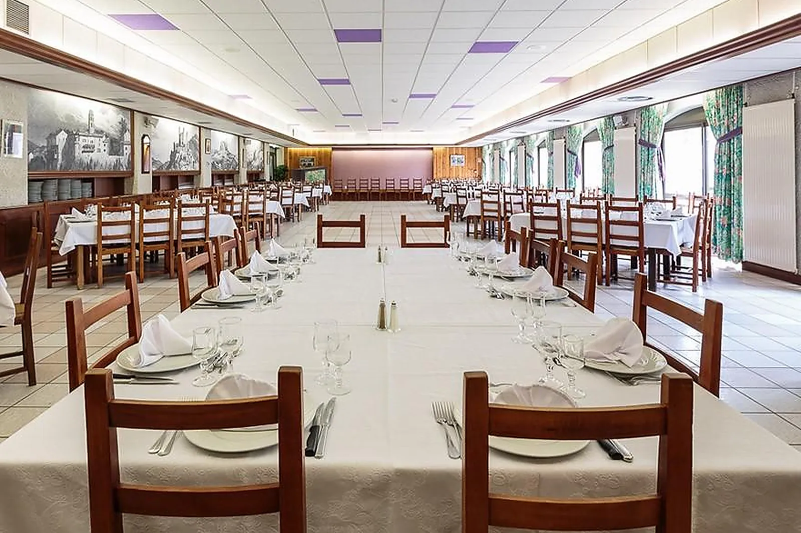 Lieux événementiels, LOGIS HÔTEL LA CRÈCHE