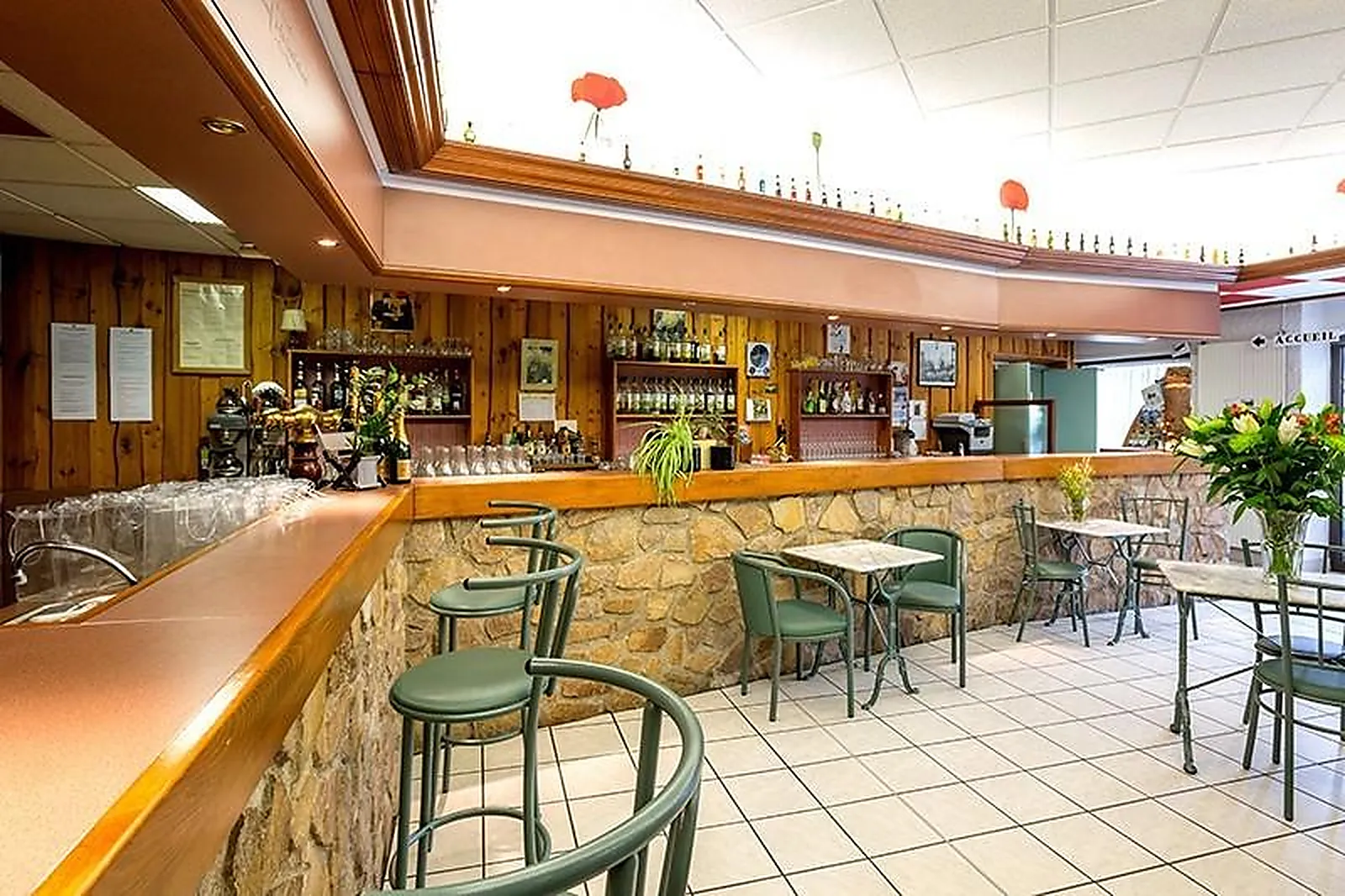 Lieux événementiels, LOGIS HÔTEL LA CRÈCHE