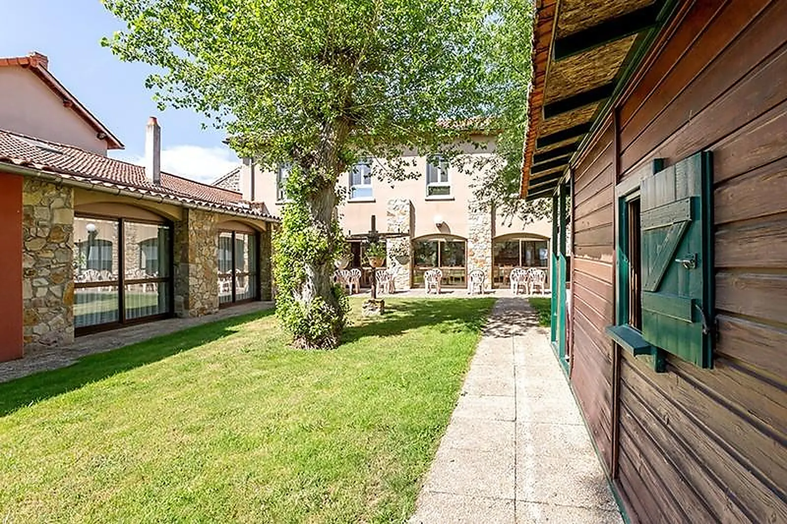 Lieux événementiels, LOGIS HÔTEL LA CRÈCHE