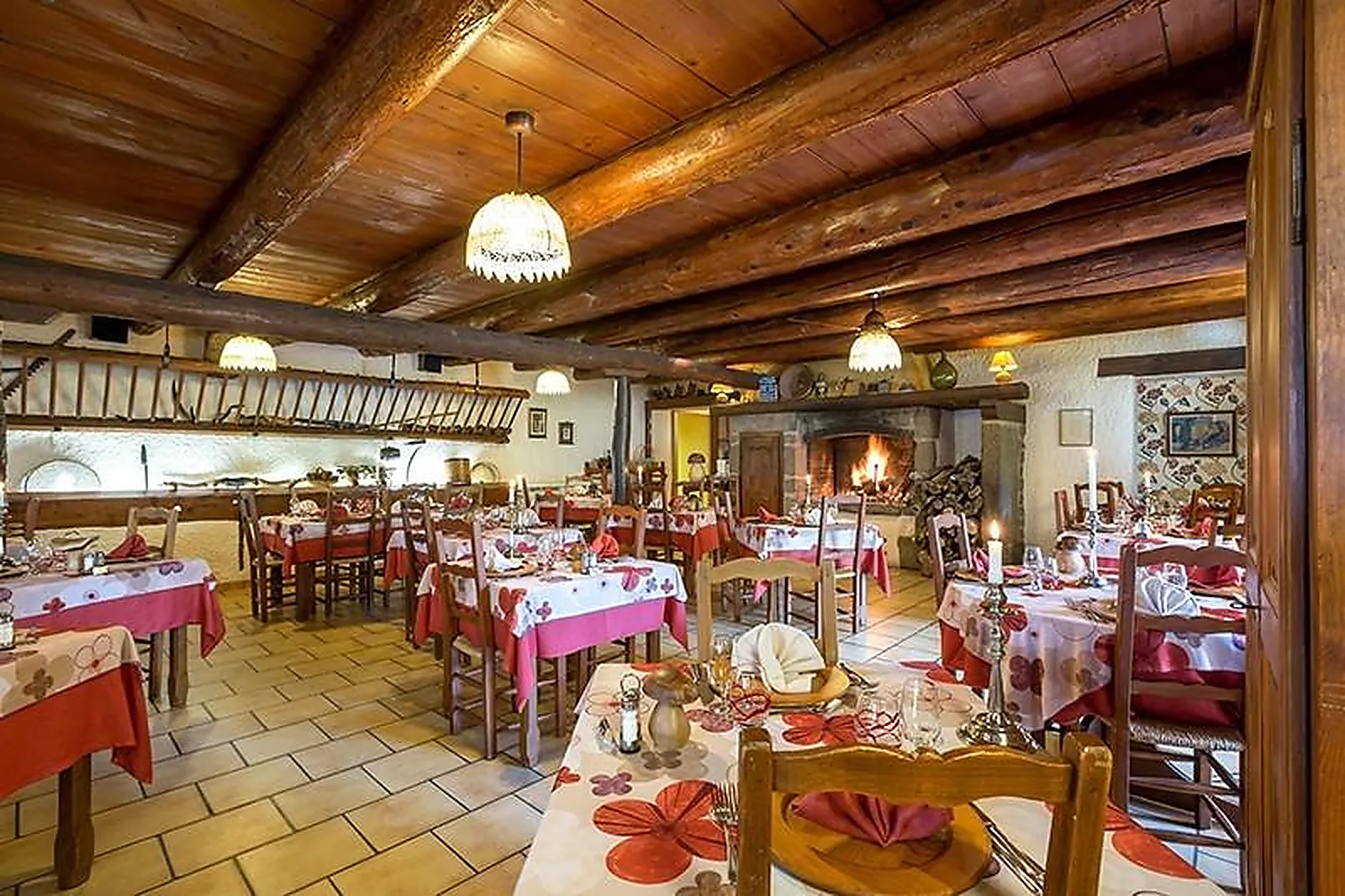 Lieux événementiels, LOGIS HÔTEL LA CRÈCHE