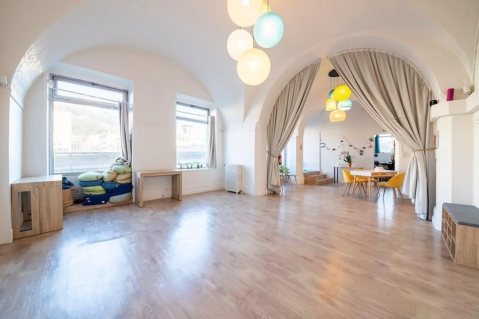 Lieux événementiels, LOUTY